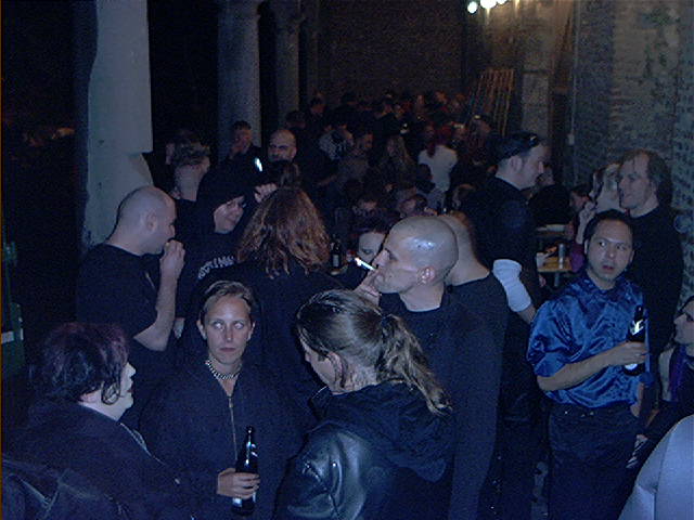 20031003-211144.jpg: /music/Maschinenfest 2003/2003-10-03 (Freitag)/20031003-211144.jpg