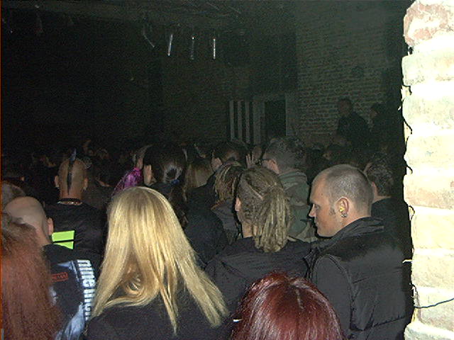 20031005-234746.jpg: /music/Maschinenfest 2003/2003-10-05 (Sonntag)/20031005-234746.jpg